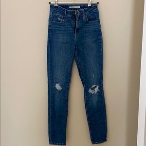 My favorite pair of Levi’s jeans!